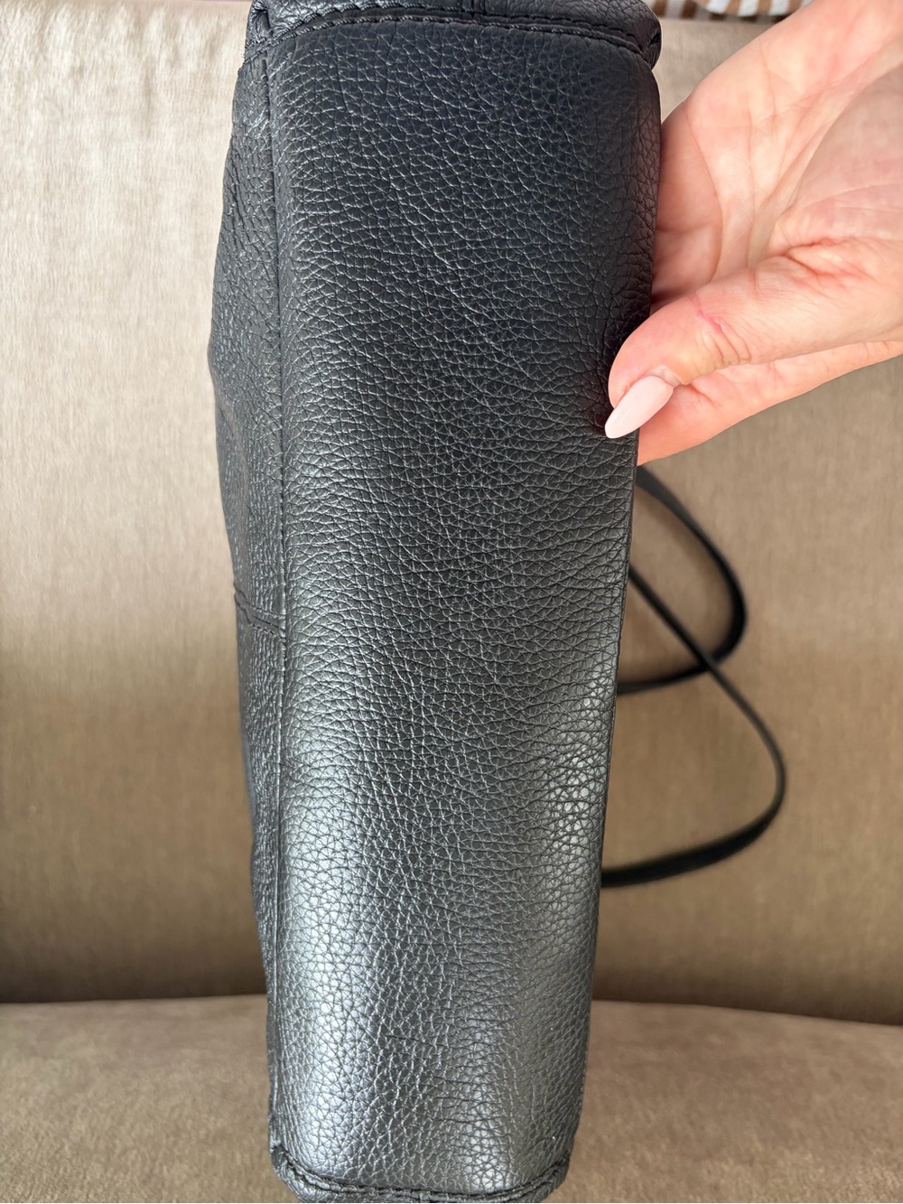 Coach Lexy Black Leather Shoulder Bag with Gold Hardware - Picture 9 of 16